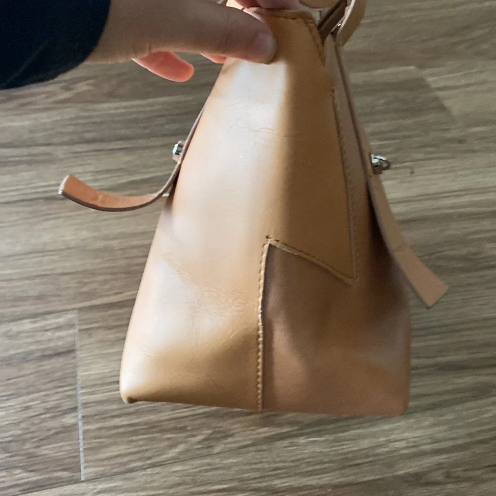 New with tags inside Leather Velez Columbia satchel w/crossbody strap Camel